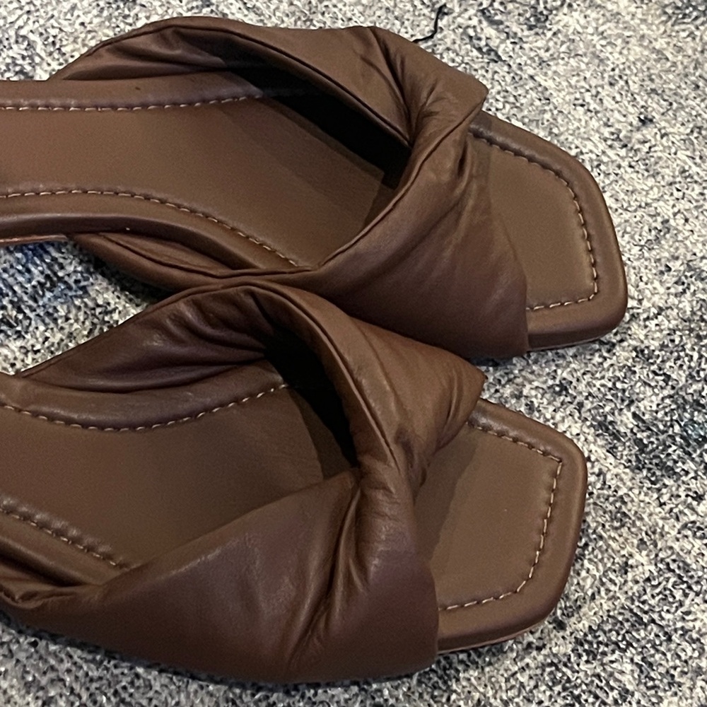 Reformation Mikki Twist Flat Sandal - Picture 8 of 16